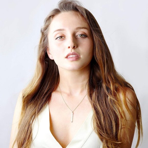 Minimalist Bar Necklace Absolutely Gorgeous! ❤️🎵💚 - Picture 3 of 6